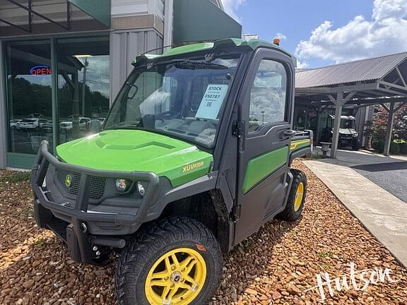 Image of John Deere XUV 835R equipment image 2