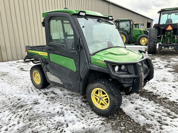Image of John Deere XUV 835R equipment image 3