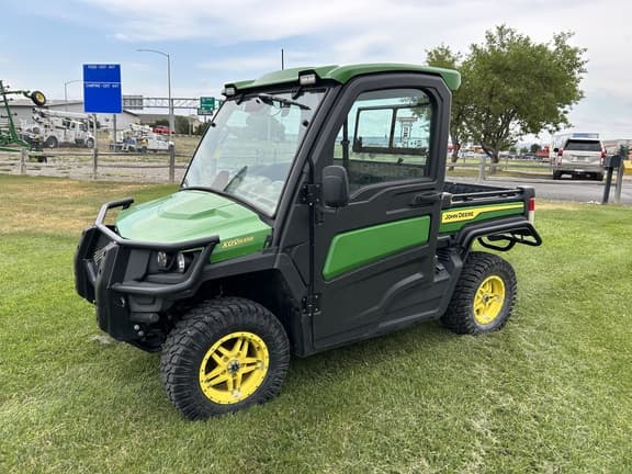 Image of John Deere XUV 835R Primary image