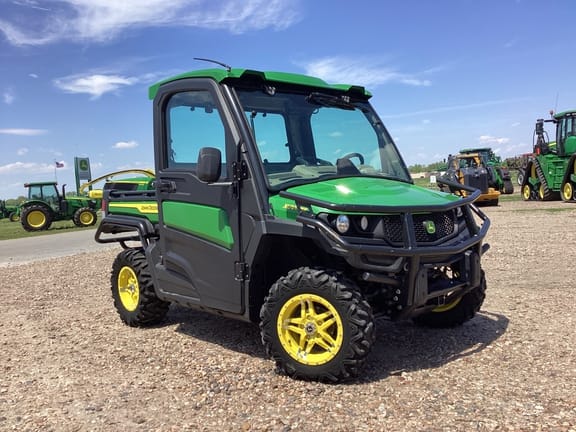 2023 John Deere XUV 835R Equipment Image0