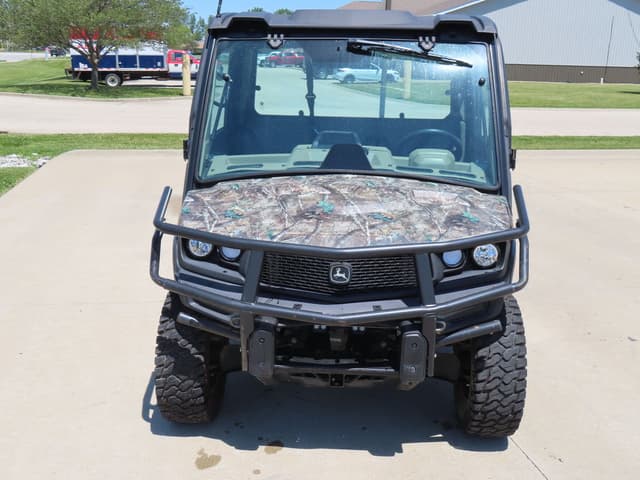 Image of John Deere XUV 835R equipment image 1