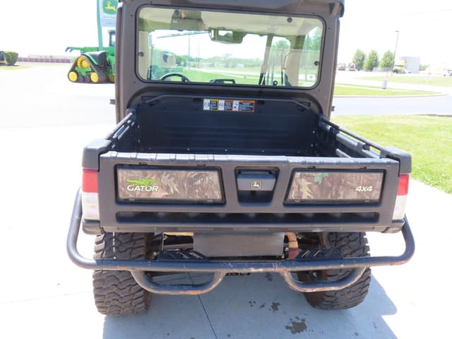 Image of John Deere XUV 835R equipment image 4