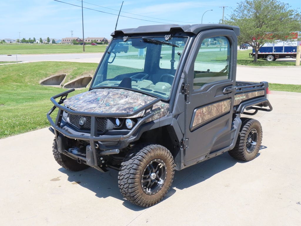 2022 John Deere XUV 835R Equipment Image0