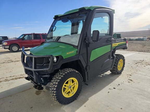 2022 John Deere XUV 835R Equipment Image0