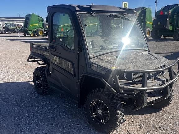 Image of John Deere XUV 835R equipment image 2