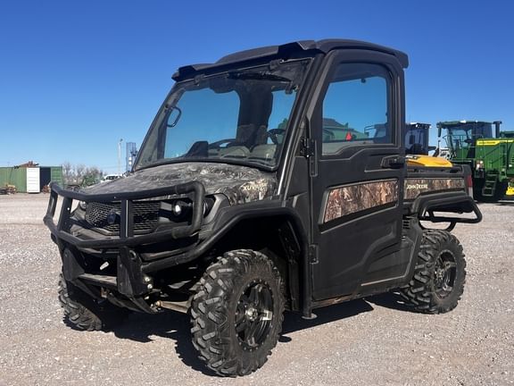 2022 John Deere XUV 835R Equipment Image0