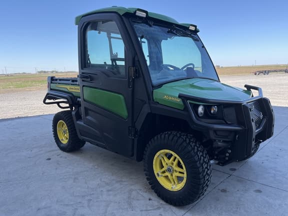 Image of John Deere XUV 835R equipment image 2