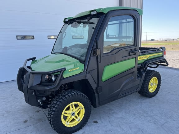 2022 John Deere XUV 835R Equipment Image0