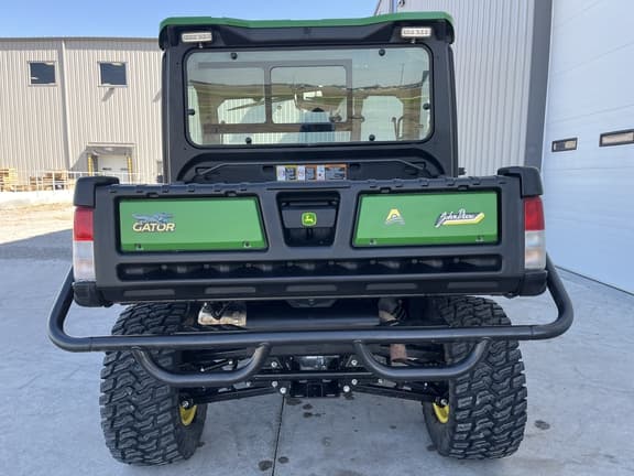 Image of John Deere XUV 835R equipment image 4