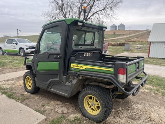 Image of John Deere XUV 835R Image 1