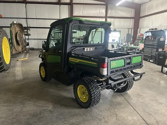 Image of John Deere XUV 835R equipment image 3