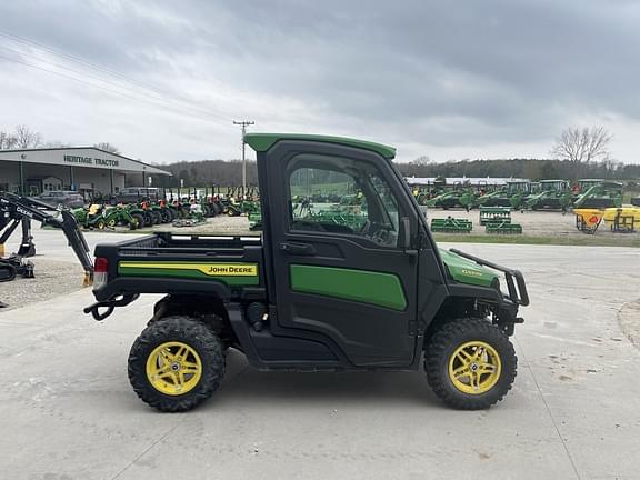 Image of John Deere XUV 835R equipment image 4