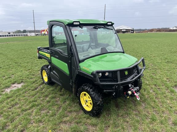 Image of John Deere XUV 835R equipment image 2