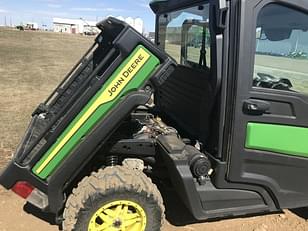 Main image John Deere XUV 835R 25