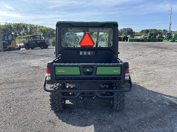 Image of John Deere XUV 835R equipment image 3