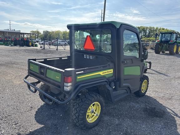 Image of John Deere XUV 835R equipment image 4