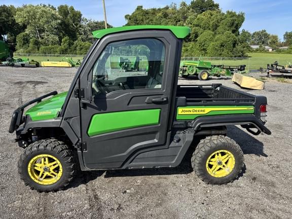 Image of John Deere XUV 835R equipment image 1