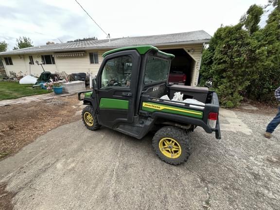 Image of John Deere XUV 835R equipment image 2
