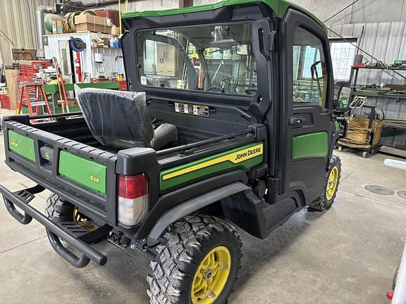 Image of John Deere XUV 835R equipment image 1