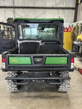 Image of John Deere XUV 835R equipment image 2