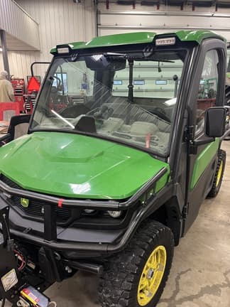 Image of John Deere XUV 835R equipment image 1