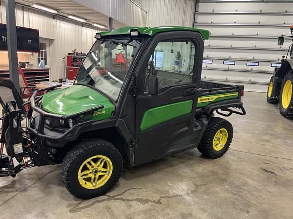 Image of John Deere XUV 835R Primary image