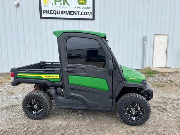 Image of John Deere XUV 835R equipment image 1
