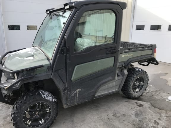 2022 John Deere XUV 835R Equipment Image0