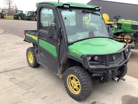 Image of John Deere XUV 835R equipment image 1