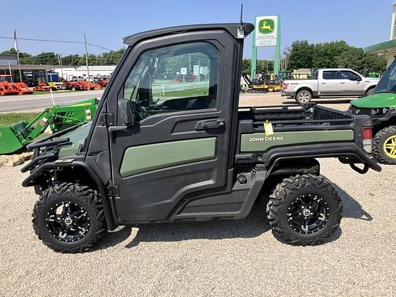 Image of John Deere XUV 835R Primary image