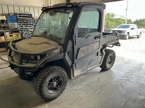 Image of John Deere XUV 835R Primary image