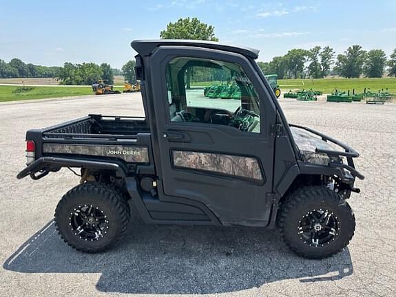 Image of John Deere XUV 835R equipment image 3