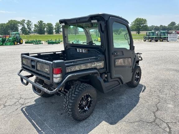 Image of John Deere XUV 835R equipment image 4