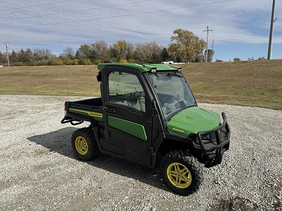 Image of John Deere XUV 835R equipment image 3