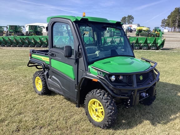 Main image John Deere XUV 835R