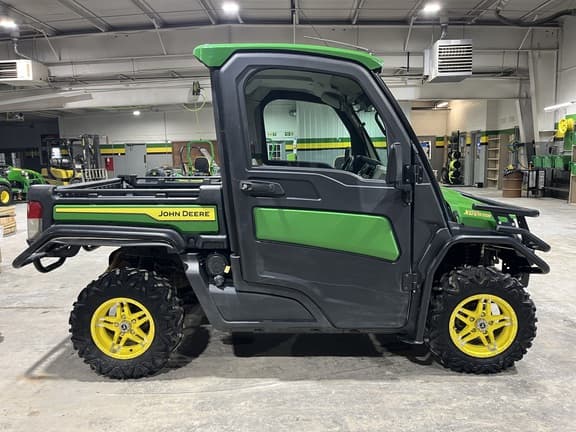 Image of John Deere XUV 835R equipment image 2