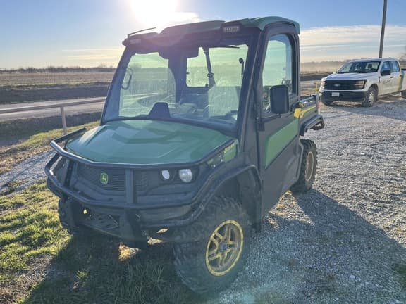 Image of John Deere XUV 835R equipment image 1