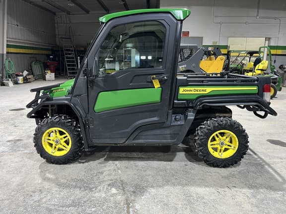 Image of John Deere XUV 835R equipment image 1