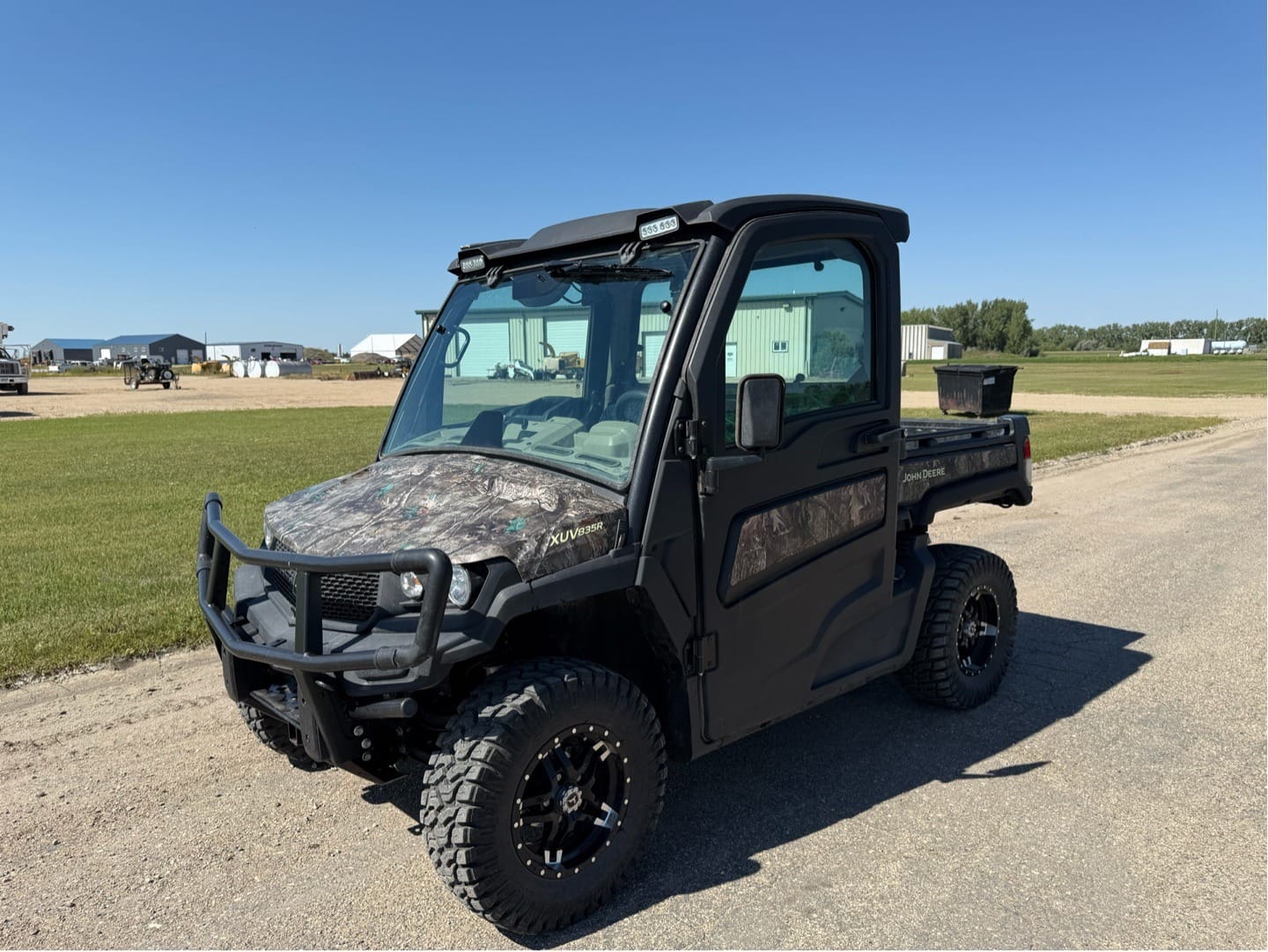 Main image John Deere XUV 835R