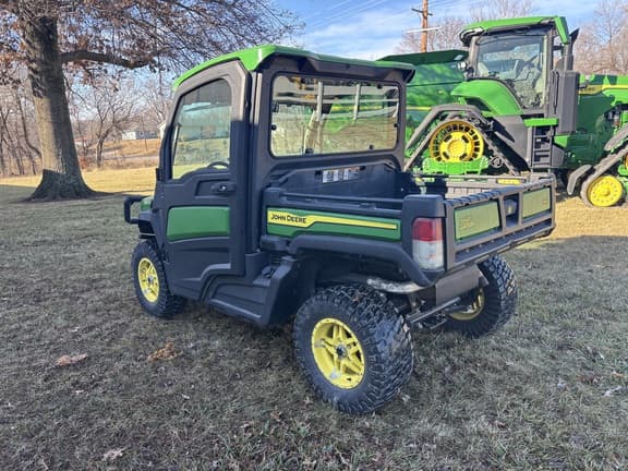 Image of John Deere XUV 835R equipment image 2