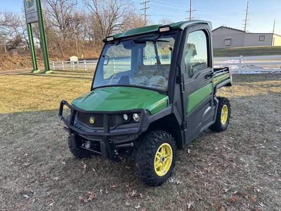 Image of John Deere XUV 835R equipment image 3