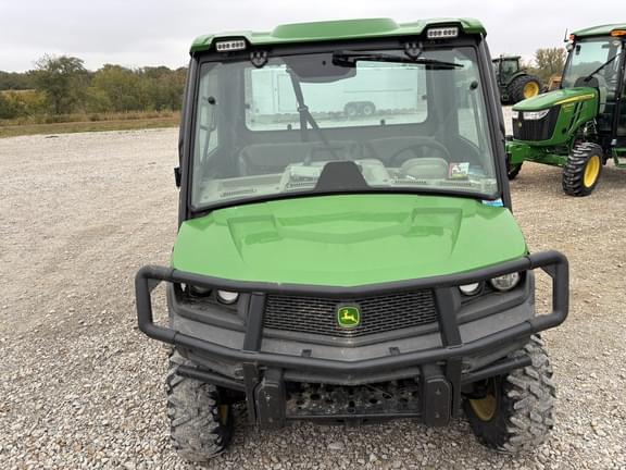 Image of John Deere XUV 835R equipment image 4
