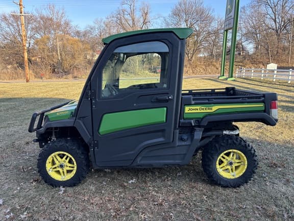 Image of John Deere XUV 835R equipment image 4