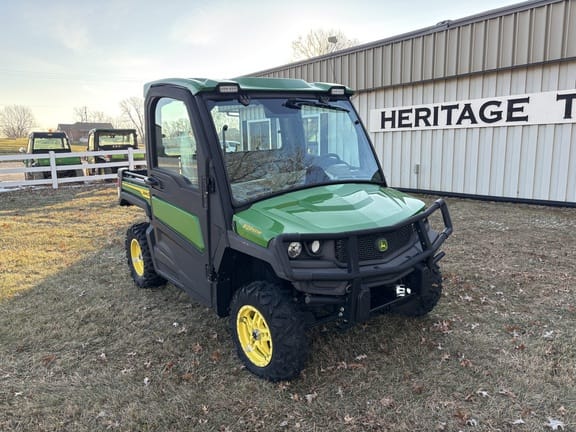 2022 John Deere XUV 835R Equipment Image0