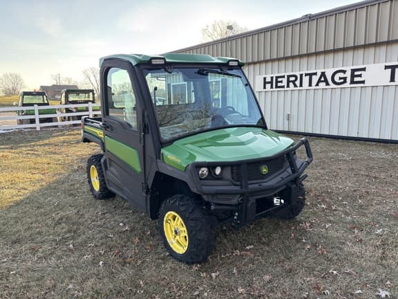 Image of John Deere XUV 835R equipment image 1