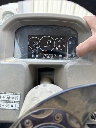 Image of John Deere XUV 835R equipment image 4