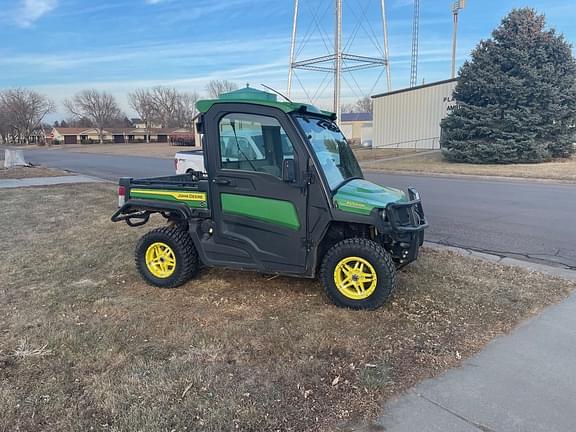 Image of John Deere XUV 835R equipment image 1