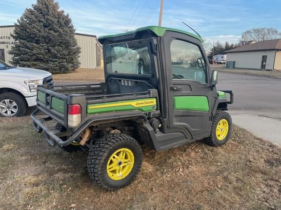 Image of John Deere XUV 835R equipment image 1