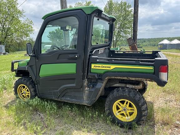 Image of John Deere XUV 835R Primary image