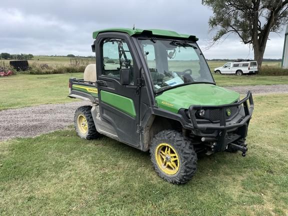 Image of John Deere XUV 835R equipment image 1